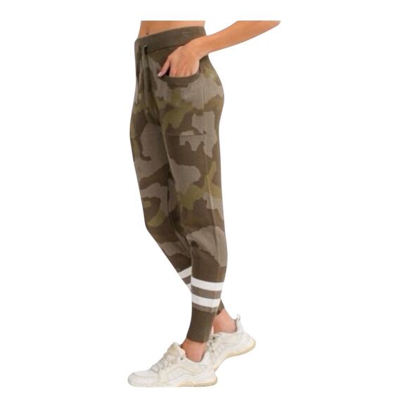 Hem & Thread Camo Knit Jogger Pants Green Drawstring Lounge Womens Size Small - Picture 1 of 15